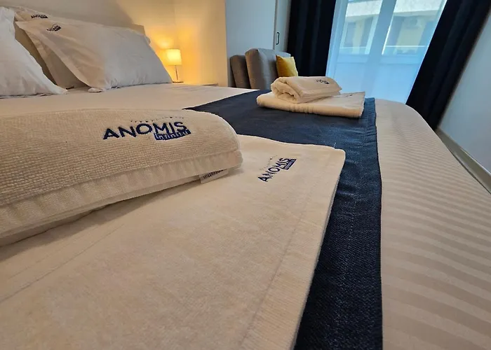 Anomis Infinity Pool & Sea-view Apartament *