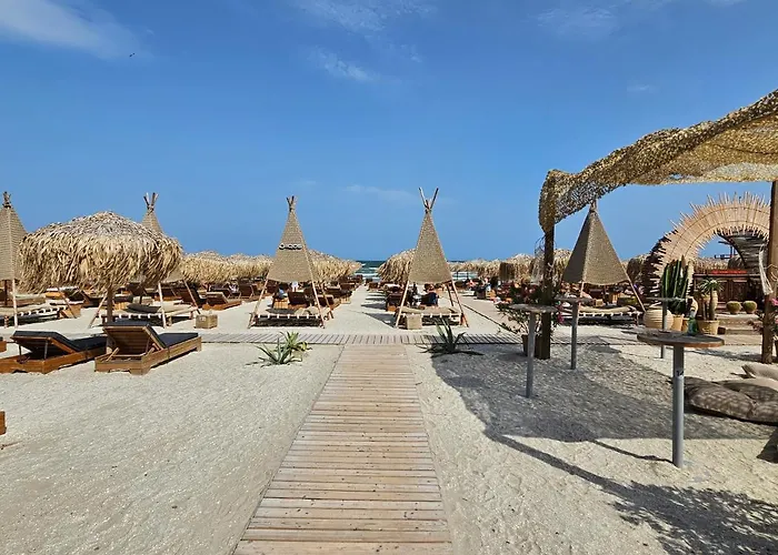 Anomis Infinity Pool & Sea-view Apartament *