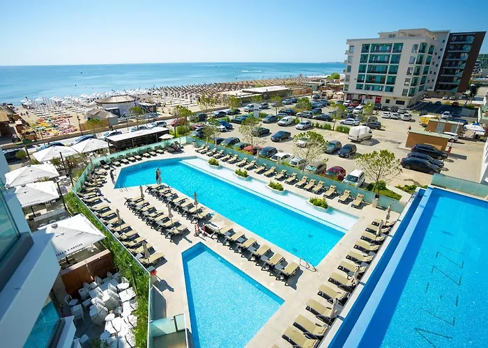 Anomis Infinity Pool & Sea-view