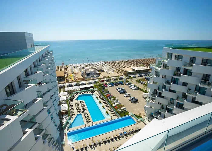 Anomis Infinity Pool & Sea-view * Năvodari