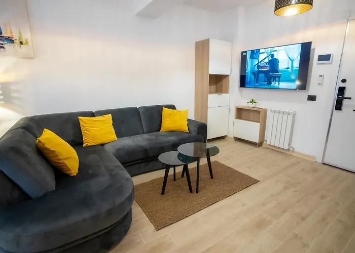 Anomis Infinity Pool & Sea-view Apartament *