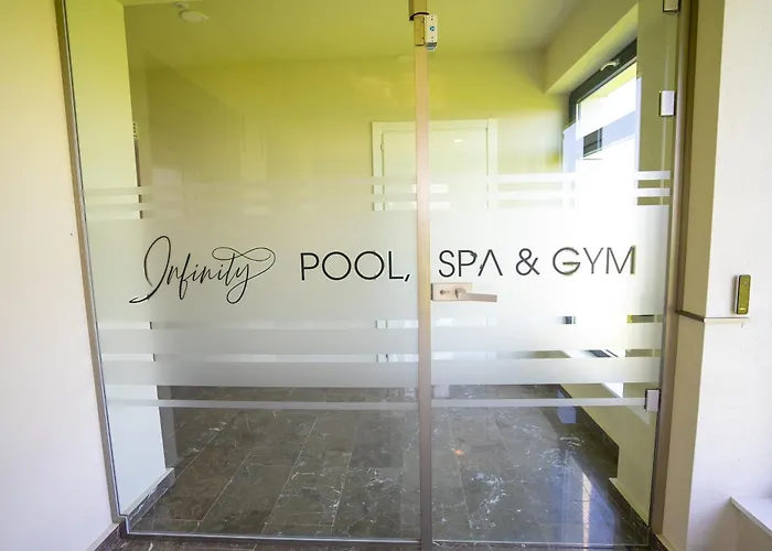 Anomis Infinity Pool & Sea-view * Năvodari