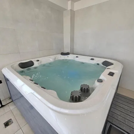 Anomis Infinity Pool & Sea-view Apartment *