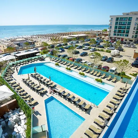 Anomis Infinity Pool & Sea-view
