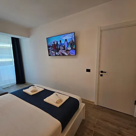 Anomis Infinity Pool & Sea-view Apartment Navodari